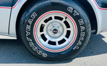 Chevrolet-Corvette-1978-Coupe-37