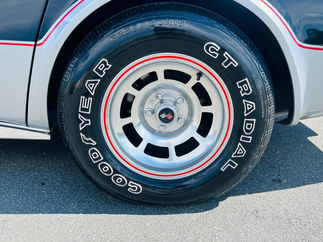 Chevrolet-Corvette-1978-Coupe-37