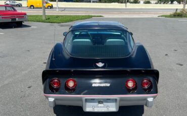 Chevrolet-Corvette-1978-Coupe-4