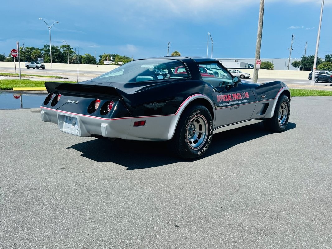 Chevrolet-Corvette-1978-Coupe-5