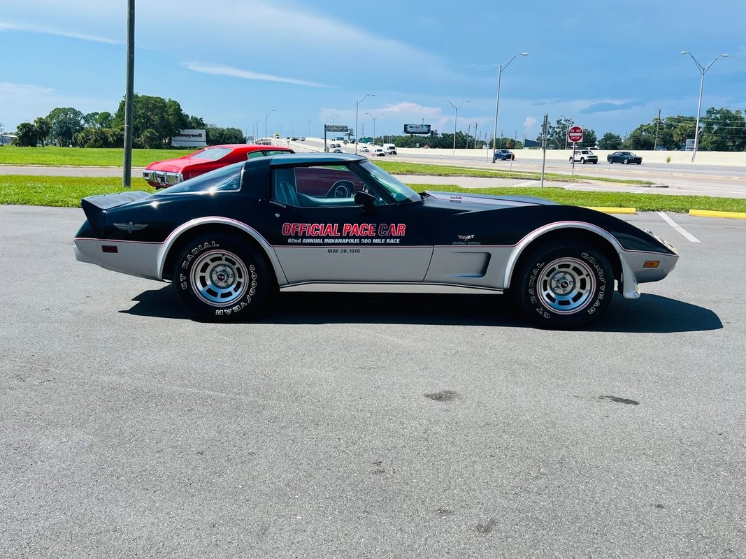 Chevrolet-Corvette-1978-Coupe-6