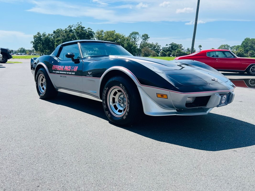 Chevrolet-Corvette-1978-Coupe-7