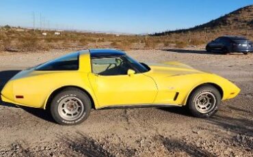 Chevrolet-Corvette-1979-Yellow-Tan