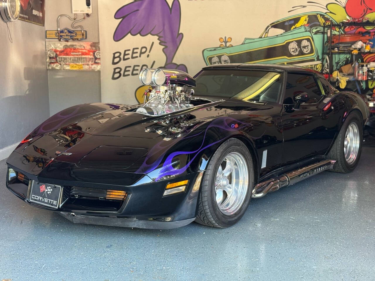 Chevrolet-Corvette-1980-Coupe-1