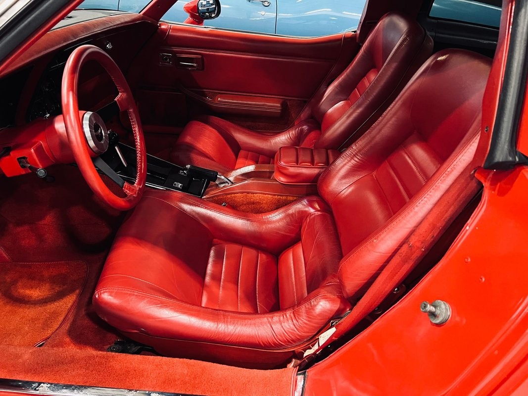 Chevrolet-Corvette-1980-Coupe-14