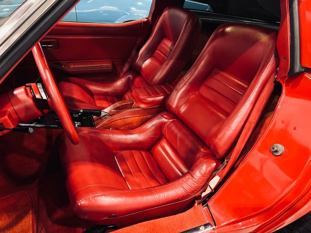 Chevrolet-Corvette-1980-Coupe-16