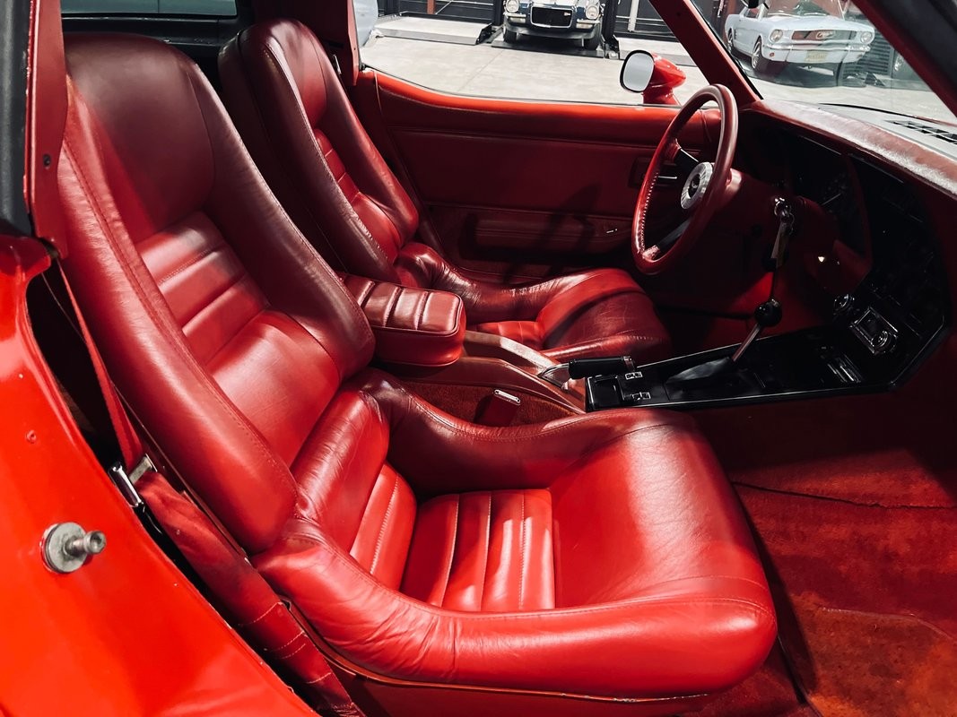 Chevrolet-Corvette-1980-Coupe-18