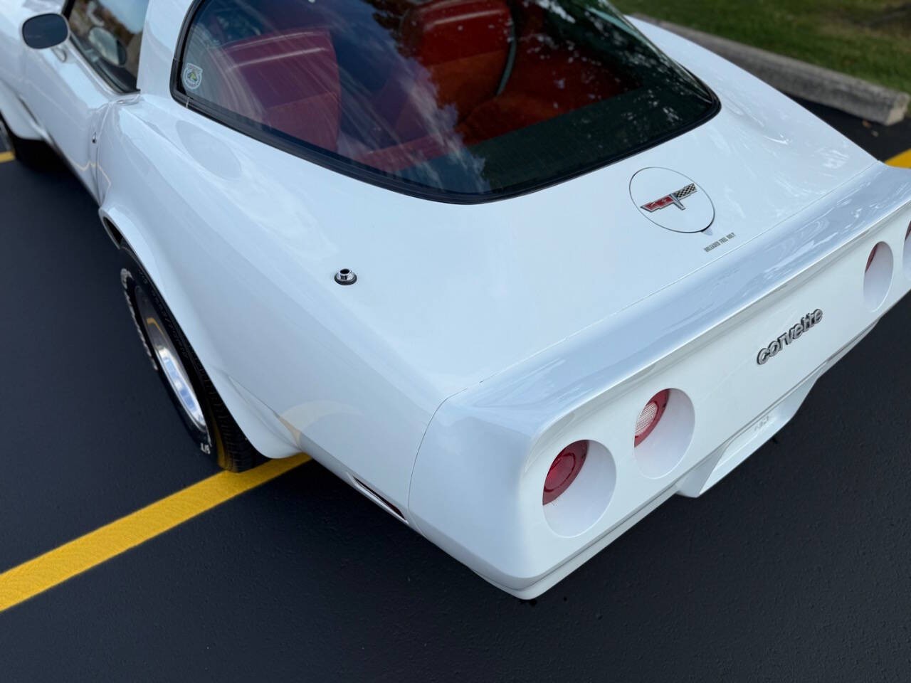 Chevrolet-Corvette-1980-Coupe-21