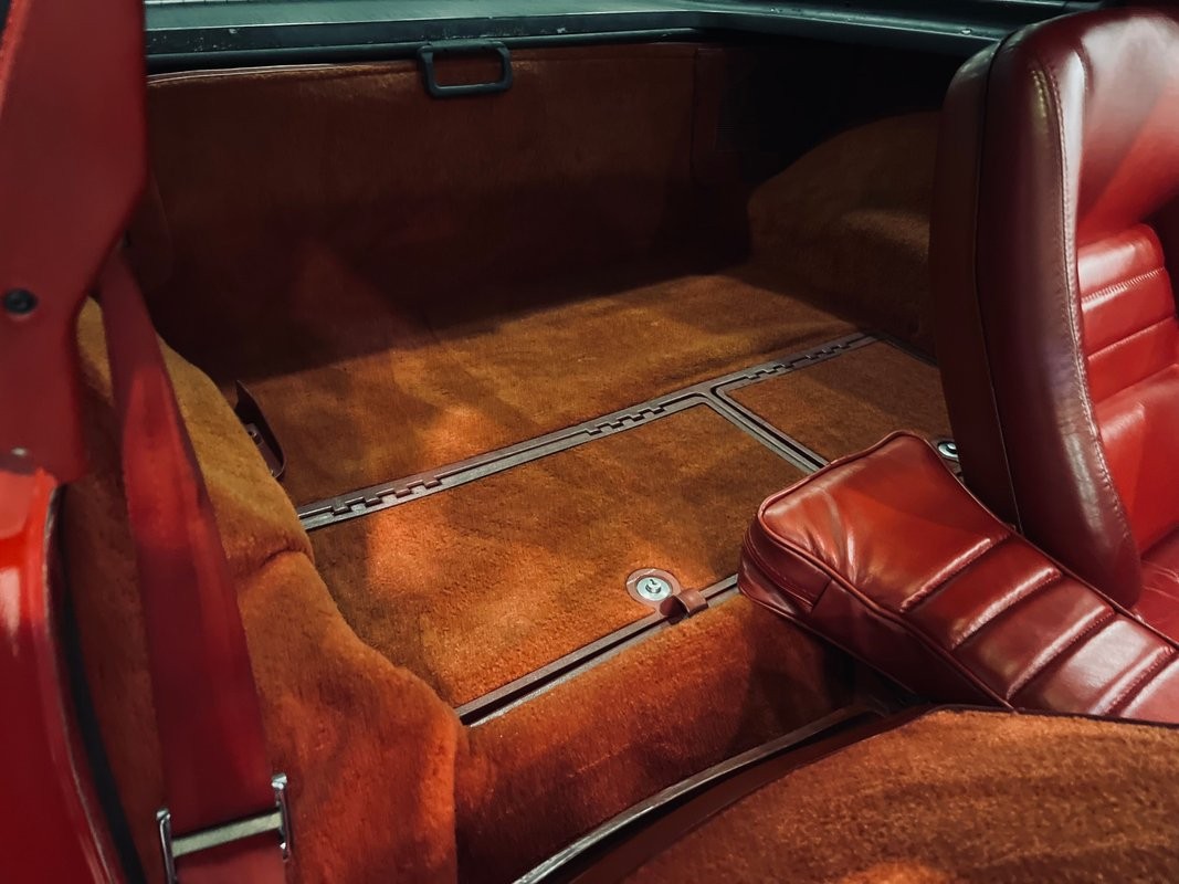 Chevrolet-Corvette-1980-Coupe-22