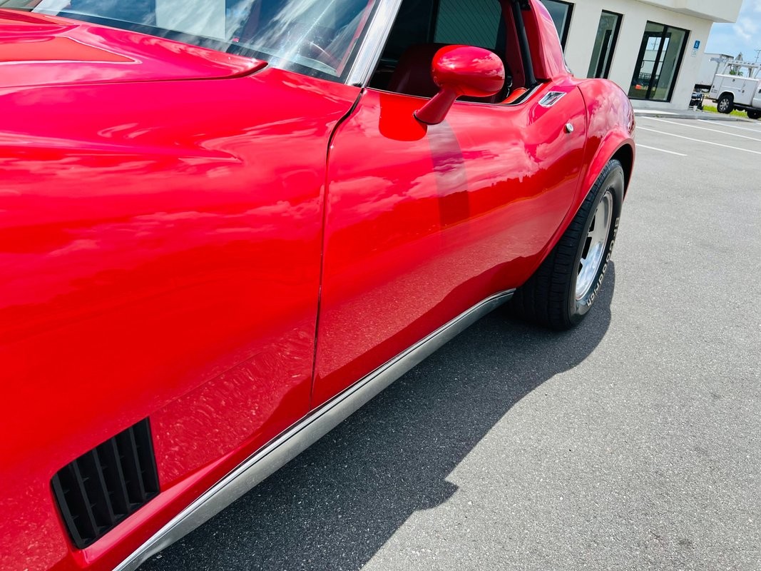 Chevrolet-Corvette-1980-Coupe-32