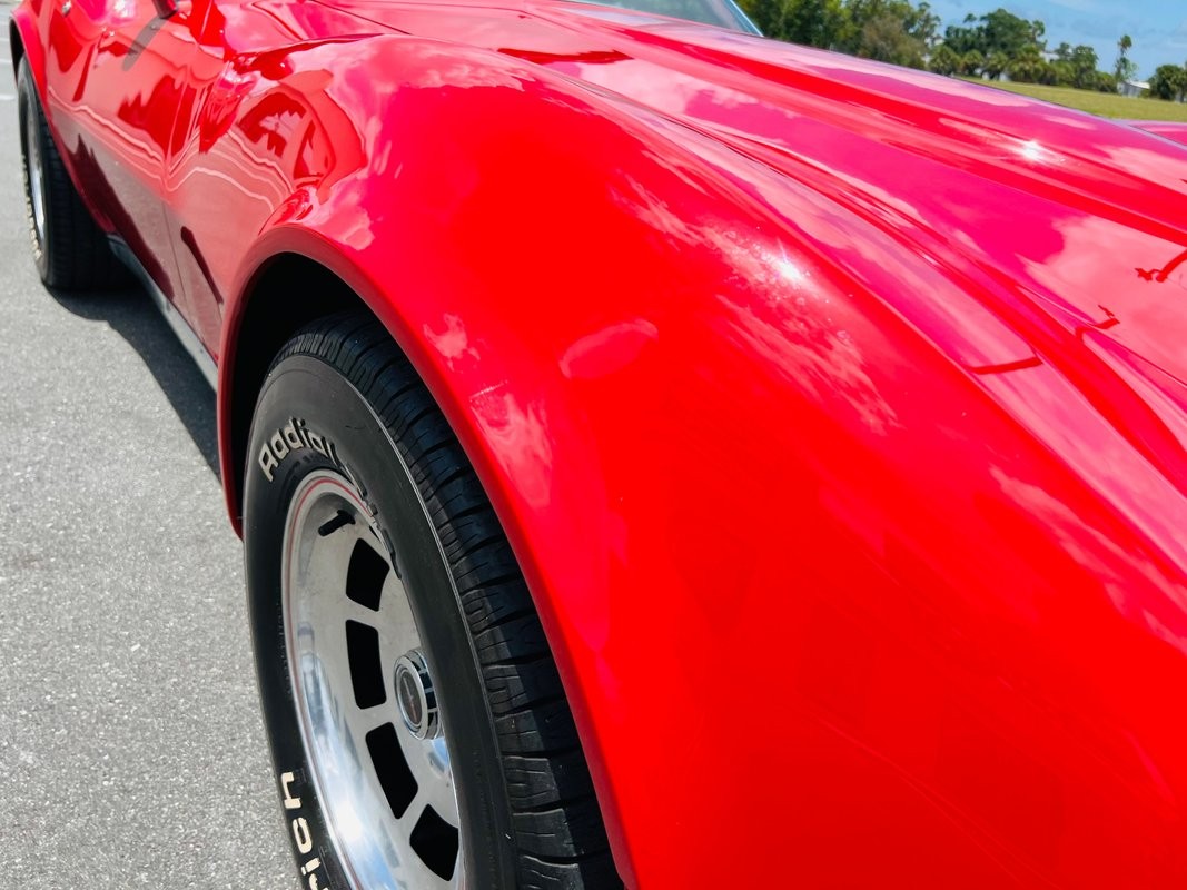Chevrolet-Corvette-1980-Coupe-35