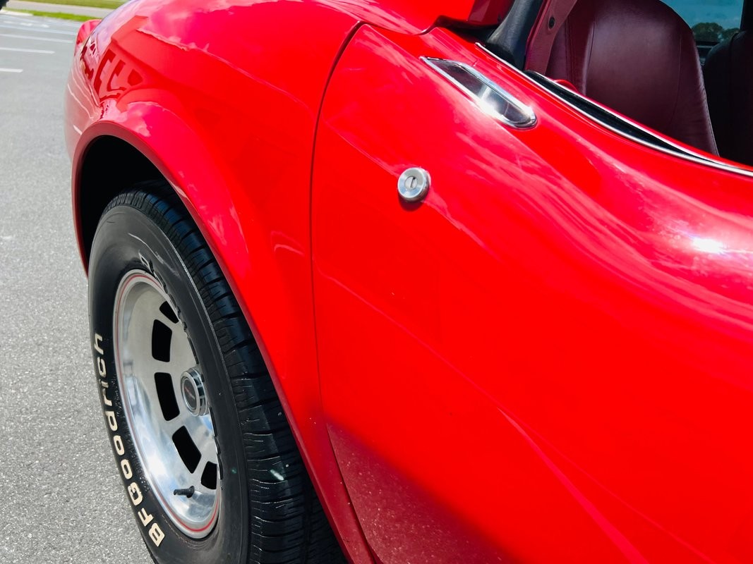 Chevrolet-Corvette-1980-Coupe-37