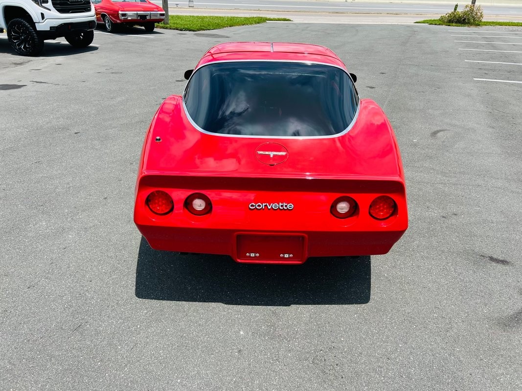 Chevrolet-Corvette-1980-Coupe-4