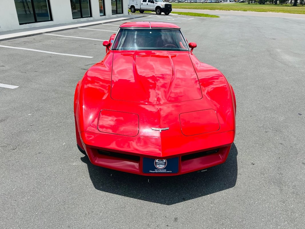 Chevrolet-Corvette-1980-Coupe-9