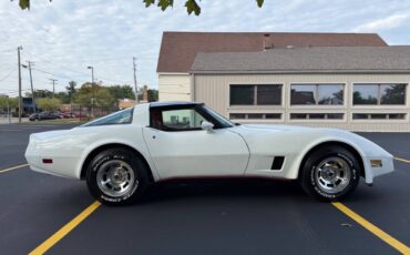 Chevrolet-Corvette-1980-Coupe-9