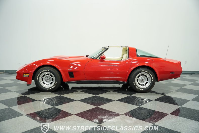 Chevrolet-Corvette-1980-Red-White-13