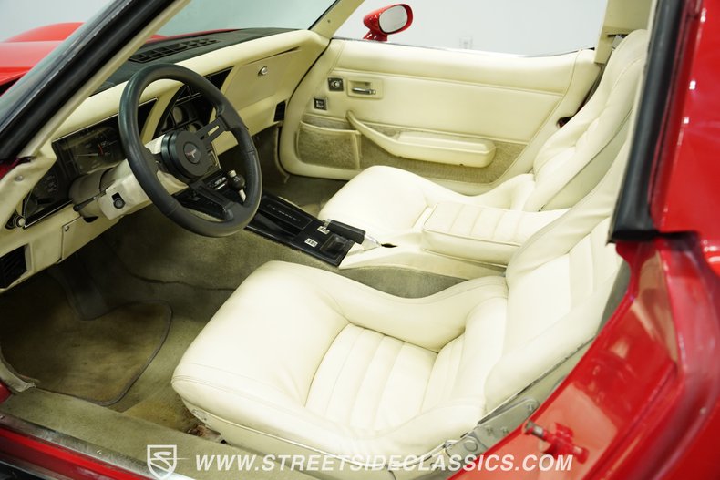 Chevrolet-Corvette-1980-Red-White-15