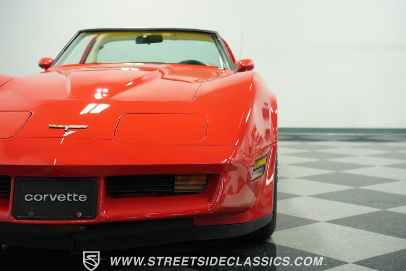 Chevrolet-Corvette-1980-Red-White-30