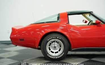 Chevrolet-Corvette-1980-Red-White-39