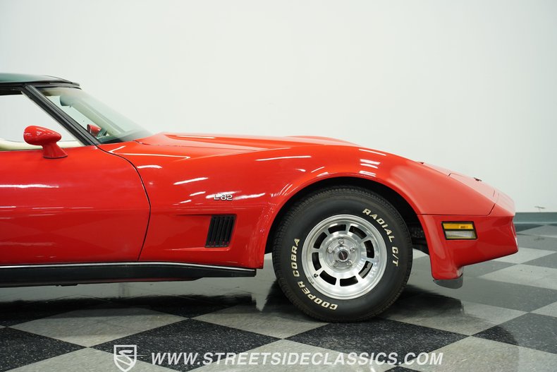 Chevrolet-Corvette-1980-Red-White-40