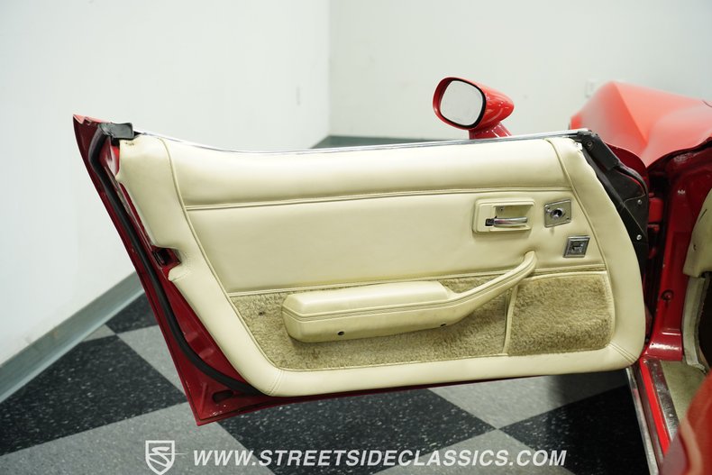 Chevrolet-Corvette-1980-Red-White-47