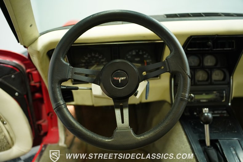 Chevrolet-Corvette-1980-Red-White-49