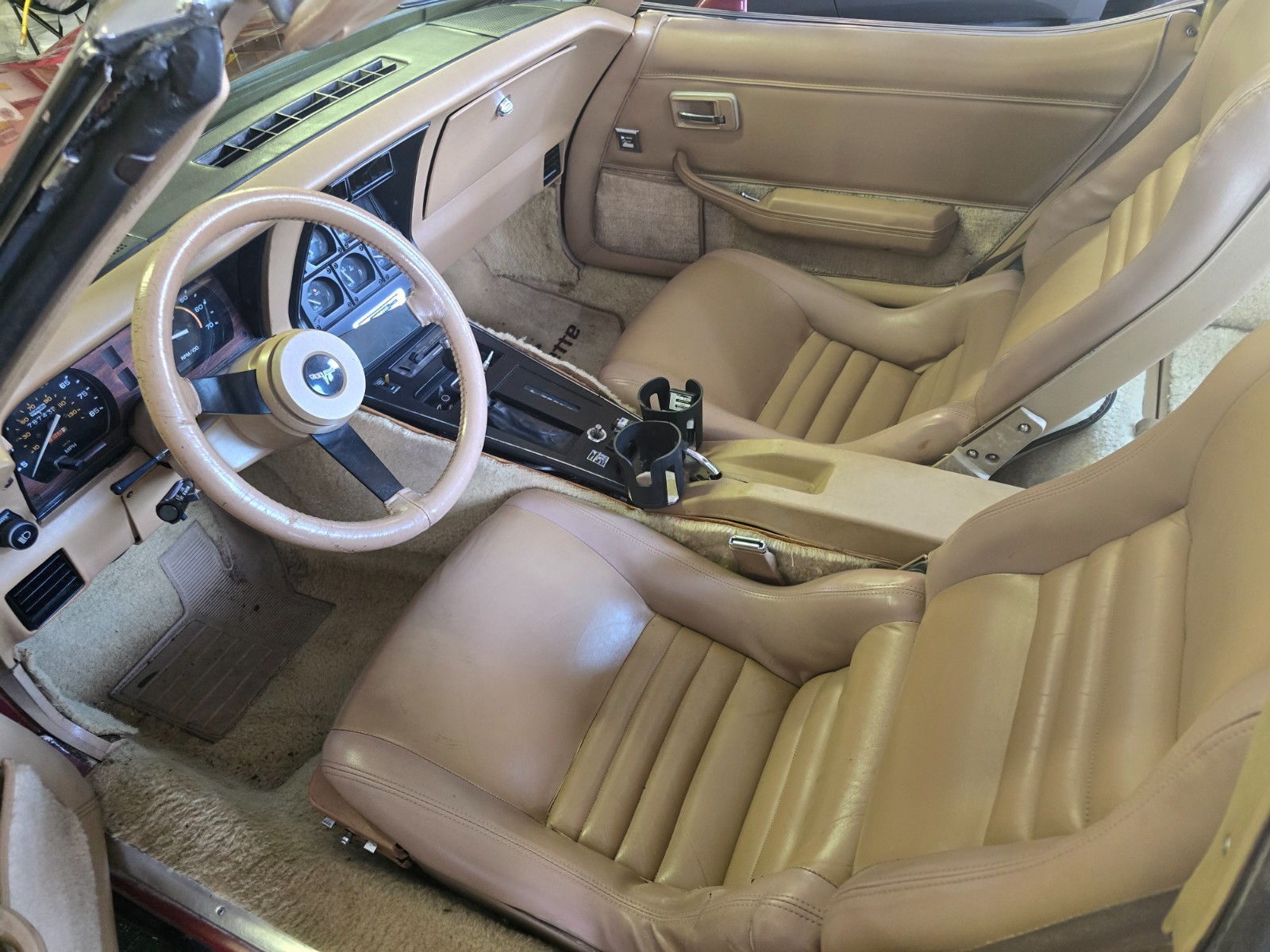 Chevrolet-Corvette-1981-Fastback-4