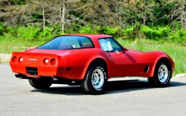 Chevrolet-Corvette-1981-Red-Red-1