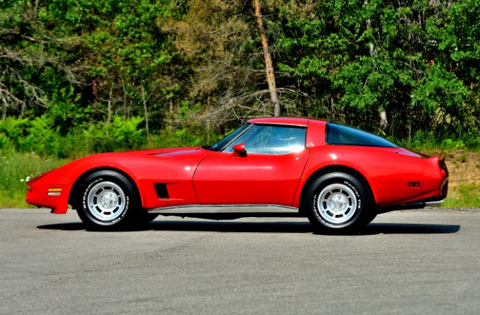Chevrolet-Corvette-1981-Red-Red-14