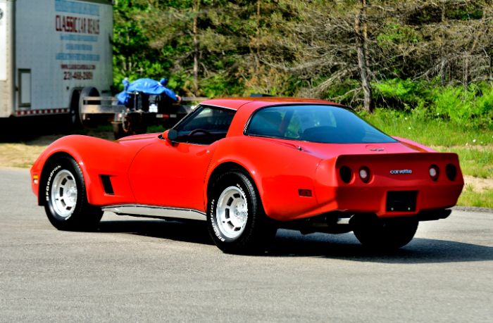 Chevrolet-Corvette-1981-Red-Red-17