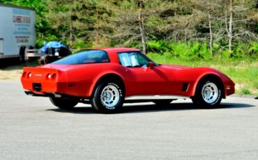 Chevrolet-Corvette-1981-Red-Red-2
