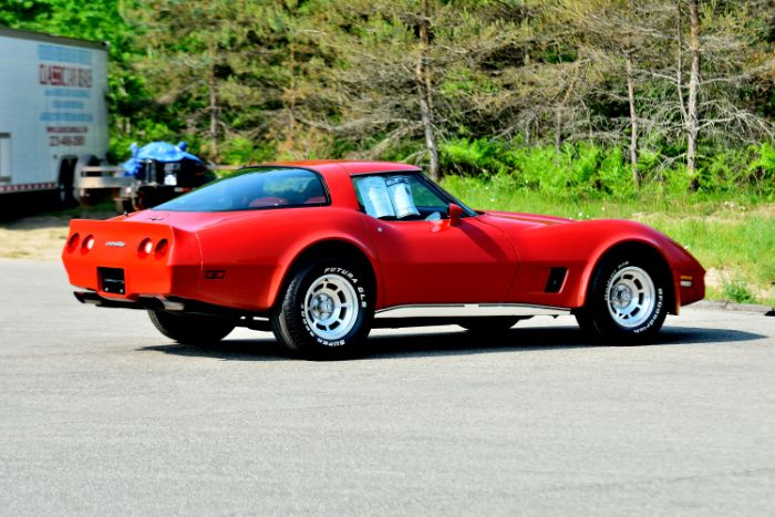 Chevrolet-Corvette-1981-Red-Red-2