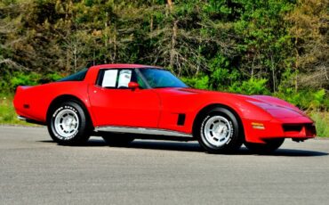 Chevrolet-Corvette-1981-Red-Red-21