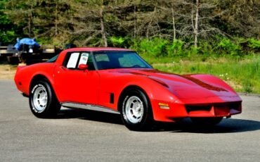 Chevrolet-Corvette-1981-Red-Red-22