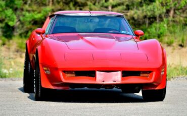 Chevrolet-Corvette-1981-Red-Red-23