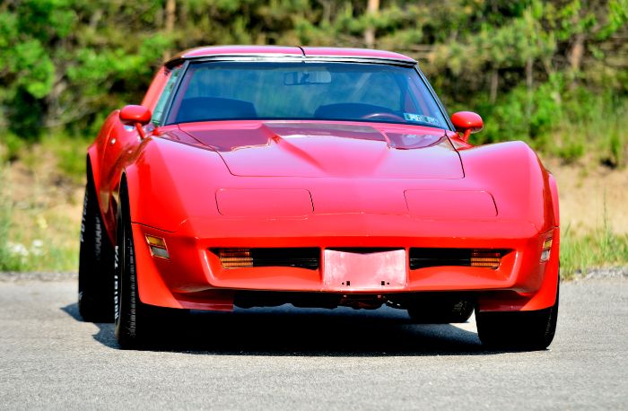 Chevrolet-Corvette-1981-Red-Red-23
