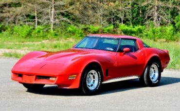 Chevrolet-Corvette-1981-Red-Red-24