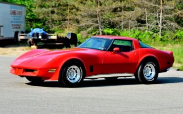 Chevrolet-Corvette-1981-Red-Red-25