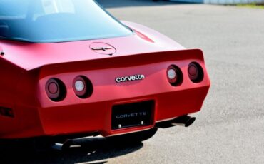 Chevrolet-Corvette-1981-Red-Red-26