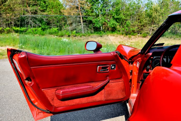 Chevrolet-Corvette-1981-Red-Red-30