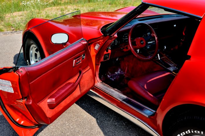 Chevrolet-Corvette-1981-Red-Red-31