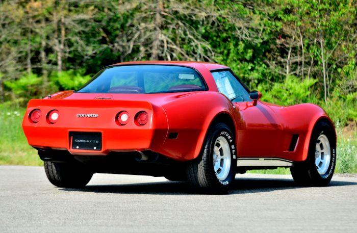 Chevrolet-Corvette-1981-Red-Red-43