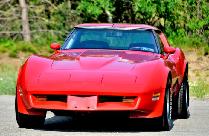 Chevrolet-Corvette-1981-Red-Red-9