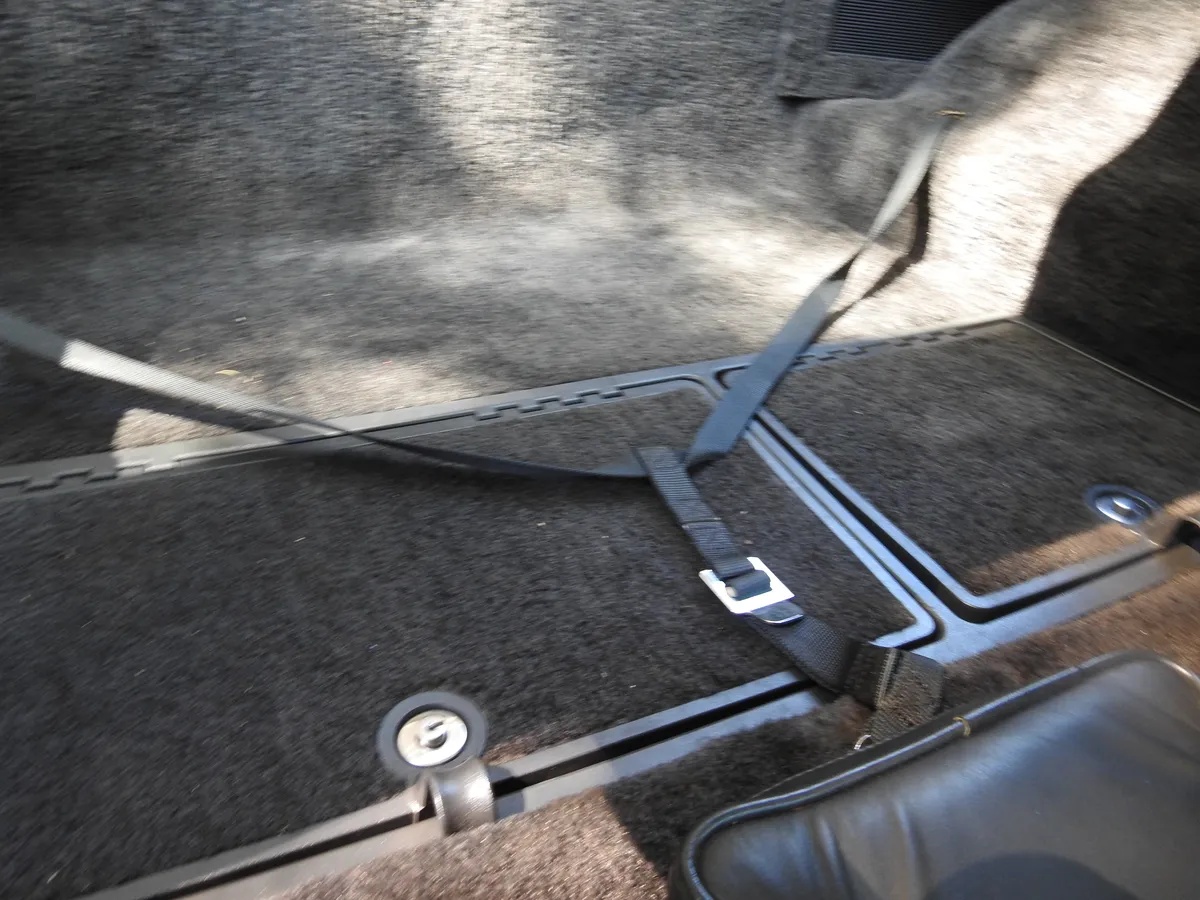 Chevrolet-Corvette-1981-Two-Tone-Silver-Charcol-10