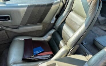 Chevrolet-Corvette-1982-Beige-Beige-13