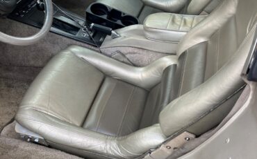 Chevrolet-Corvette-1982-Coupe-12