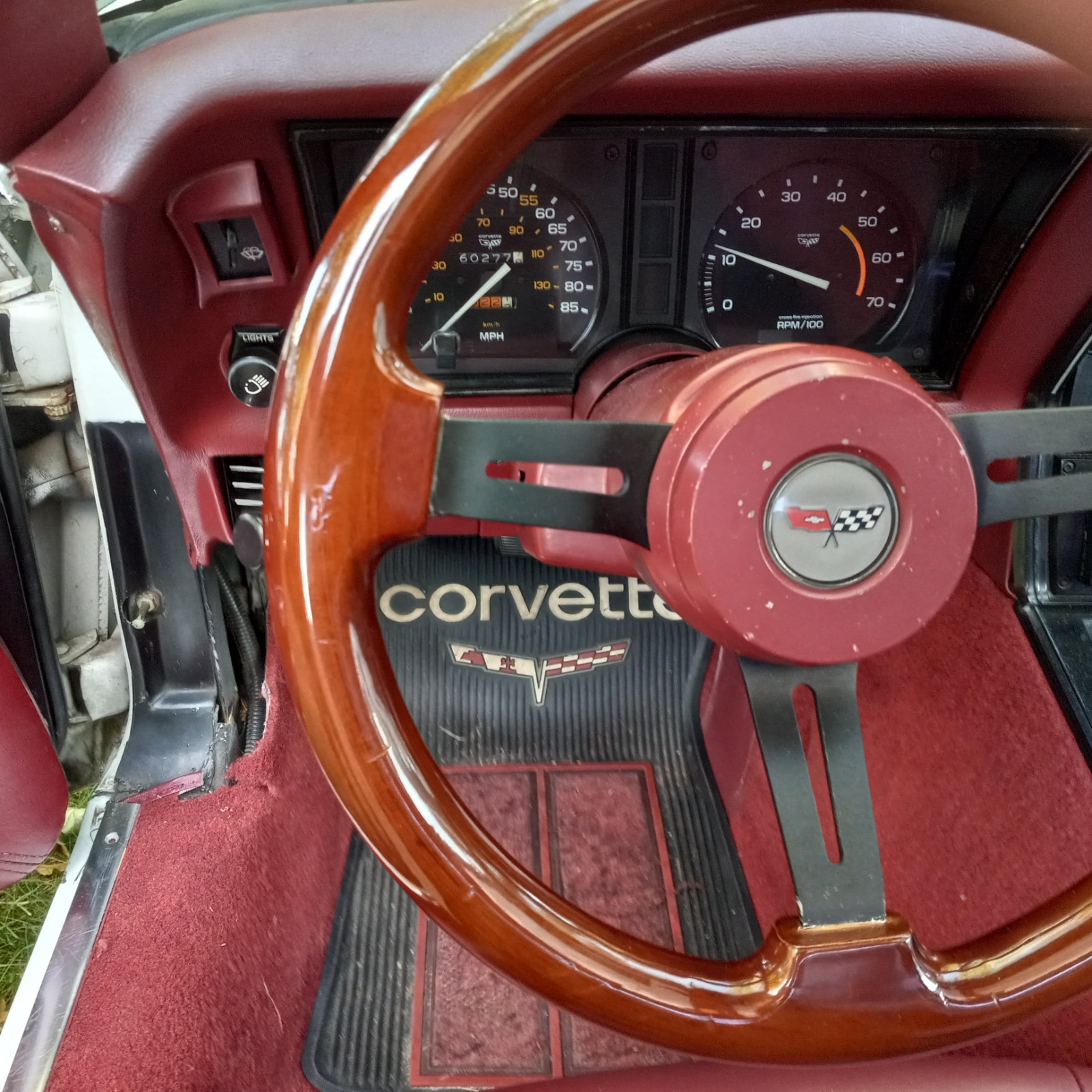 Chevrolet-Corvette-1982-Coupe-4