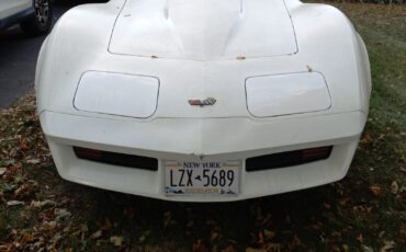 Chevrolet-Corvette-1982-Coupe