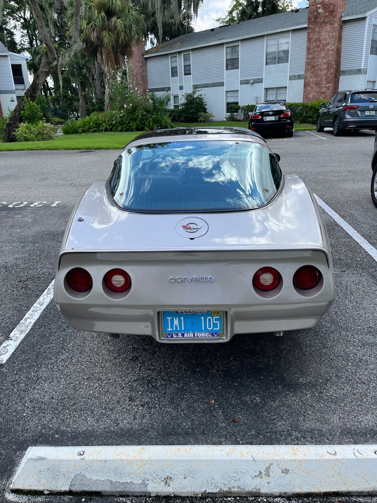Chevrolet-Corvette-1982-Coupe-6
