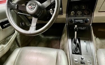 Chevrolet-Corvette-1982-Silver-Beige-Metallic-Multi-Tone-Silver-Beige-Leather-12